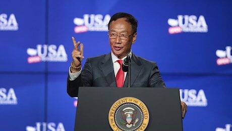 Taiwan, il fondatore di Foxconn, Terry Gou, si candida alle presidenziali: “Non saremo la prossima Ucraina”