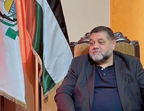 Hamas, il leader Hamdan sconvolge tutti: “Strage del rave? Nessuna prova, forse un incidente”
