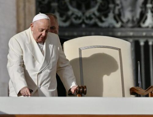Papa Francesco recupera ma annulla il viaggio a Dubai