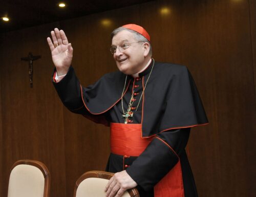 Il Papa “caccia” il cardinale. Silenzio in Vaticano