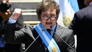 Argentina, il nuovo  Premier Milei giura e si insedia: “Nessuna alternativa allo shock” (Video)