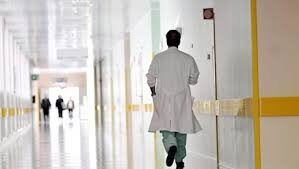 Virus H1N1, 47enne morto a Vicenza senza nessuna patologia pregressa. Ecco cosa sta succedendo in Italia