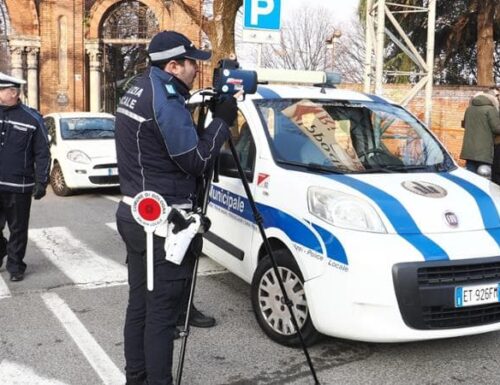 Bologna, 30 all’ora? Autovelox irregolari: la denuncia della polizia locale