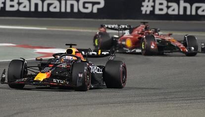 GP Bahrain: Verstappen domina, Ferrari sul podio con Sainz. (La Classifica)