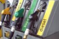 Via libera del governo al decreto carburanti: taglio delle accise prorogato al 6 giugno e aiuti per l'autotrasporto